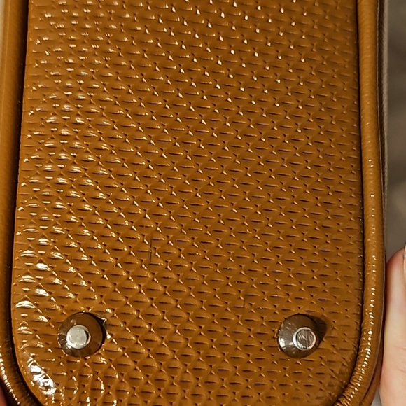 On Hold Leather purse made in Ecuador 🇪🇨 8in and 10 width Host pick 🥳🎉 New - Picture 12 of 12